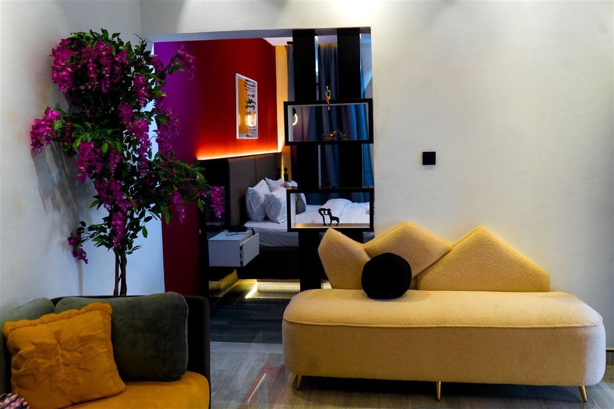 Suite sitting area